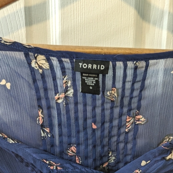 Torrid Sheer Blue Blouse with Butterflies (Size 0) - Picture 3 of 3